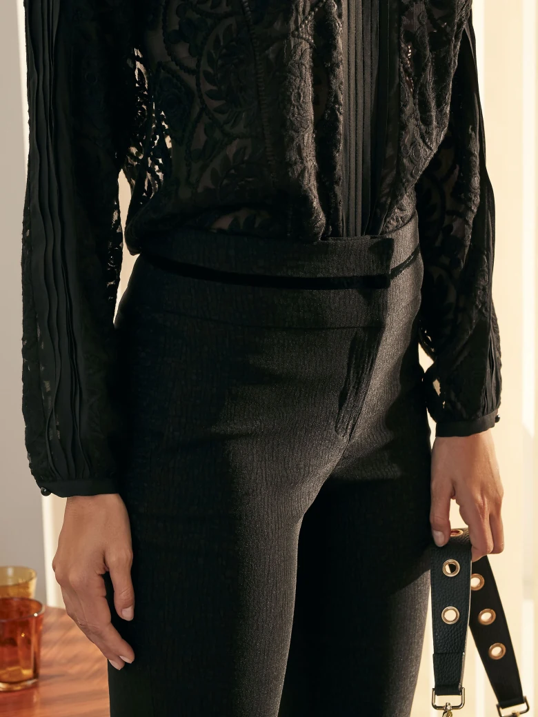 BLOUSE WITH STAND-UP COLLAR