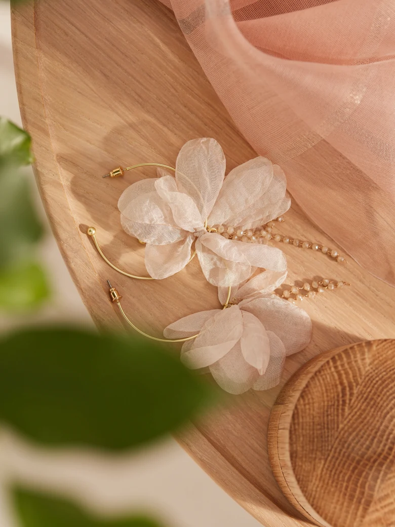 EARRINGS WITH FLOWERS