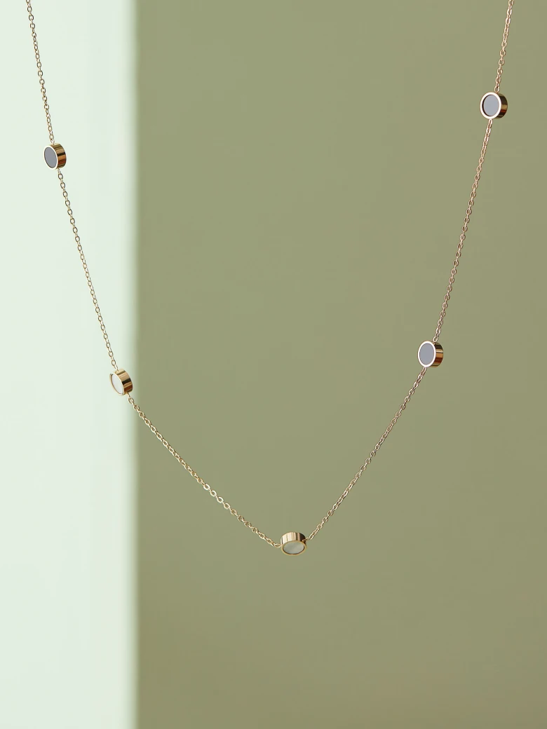 DELICATE NECKLACE