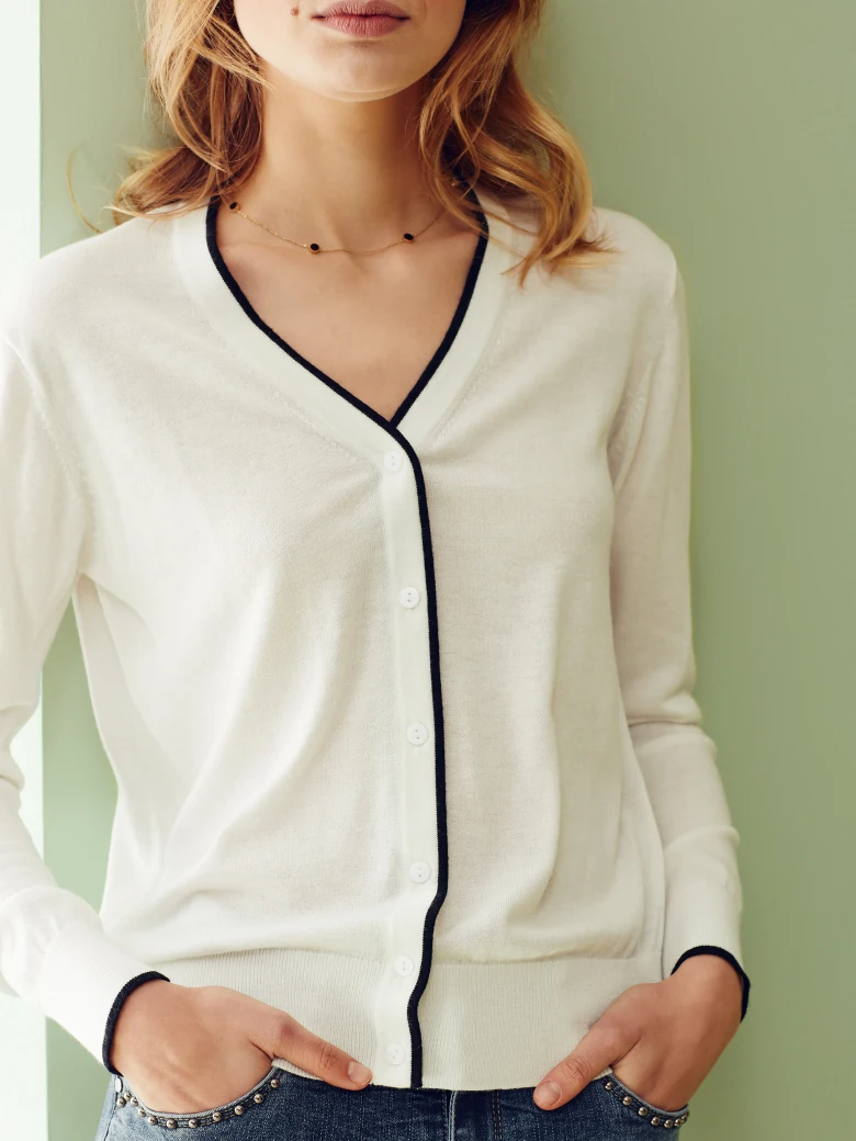 DELICATE NECKLACE