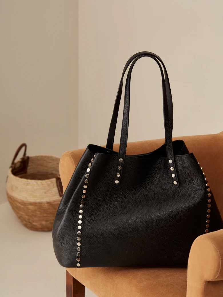 LEATHER HANDBAG WITH HARDWARE