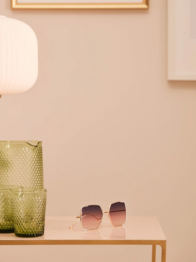 LARGE GLASSES WITH PINK LENSES
