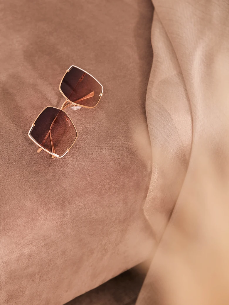 LARGE GLASSES WITH PINK LENSES