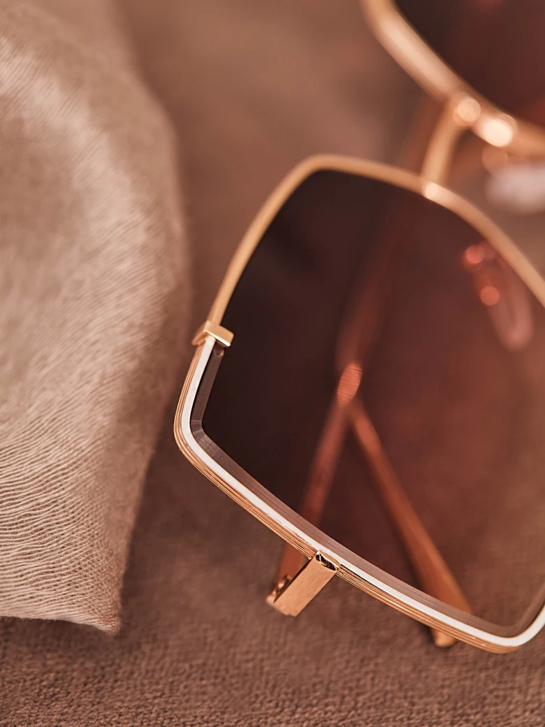 LARGE GLASSES WITH PINK LENSES