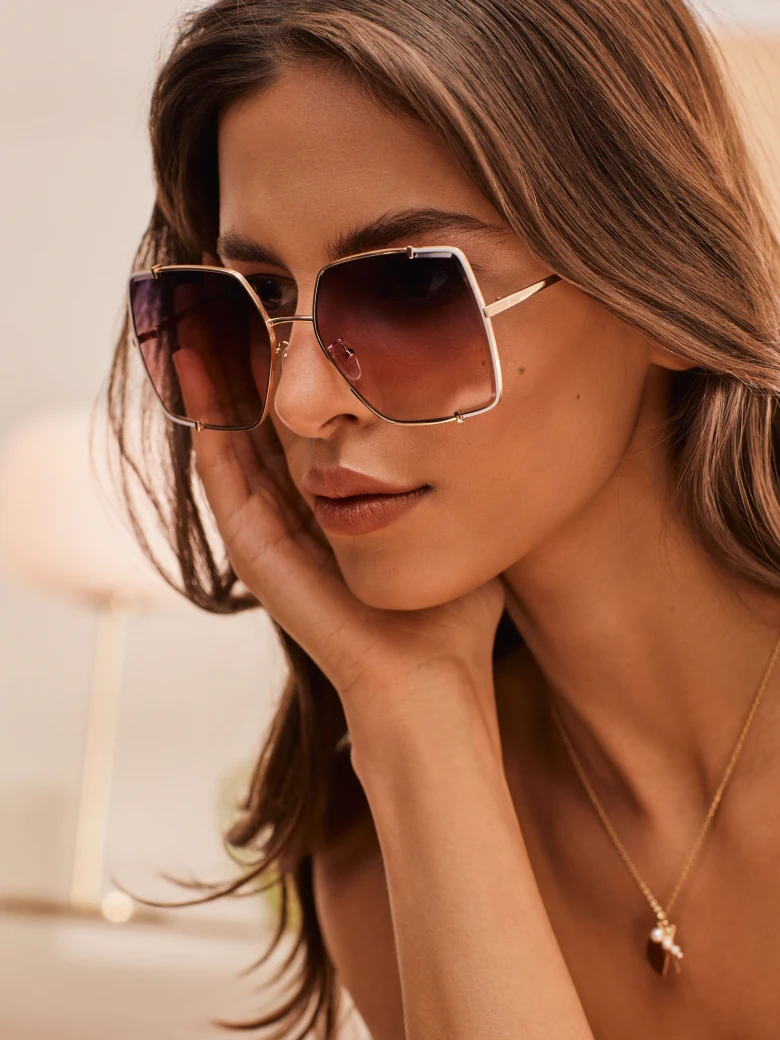 LARGE GLASSES WITH PINK LENSES