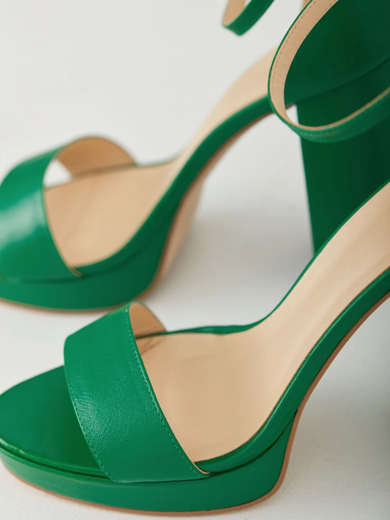 GREEN LEATHER PLATFORM HIGH HEELED SANDAL