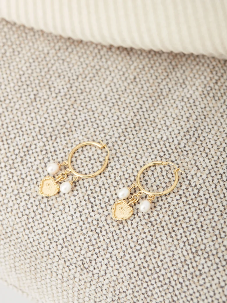 EARRINGS WITH PEARL CHARMS
