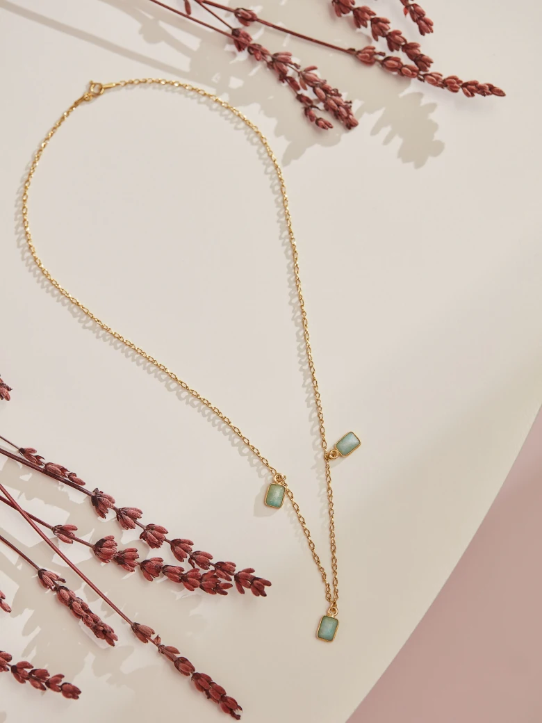 GOLD-PLATED NECKLACE WITH TURQUOISE STONES