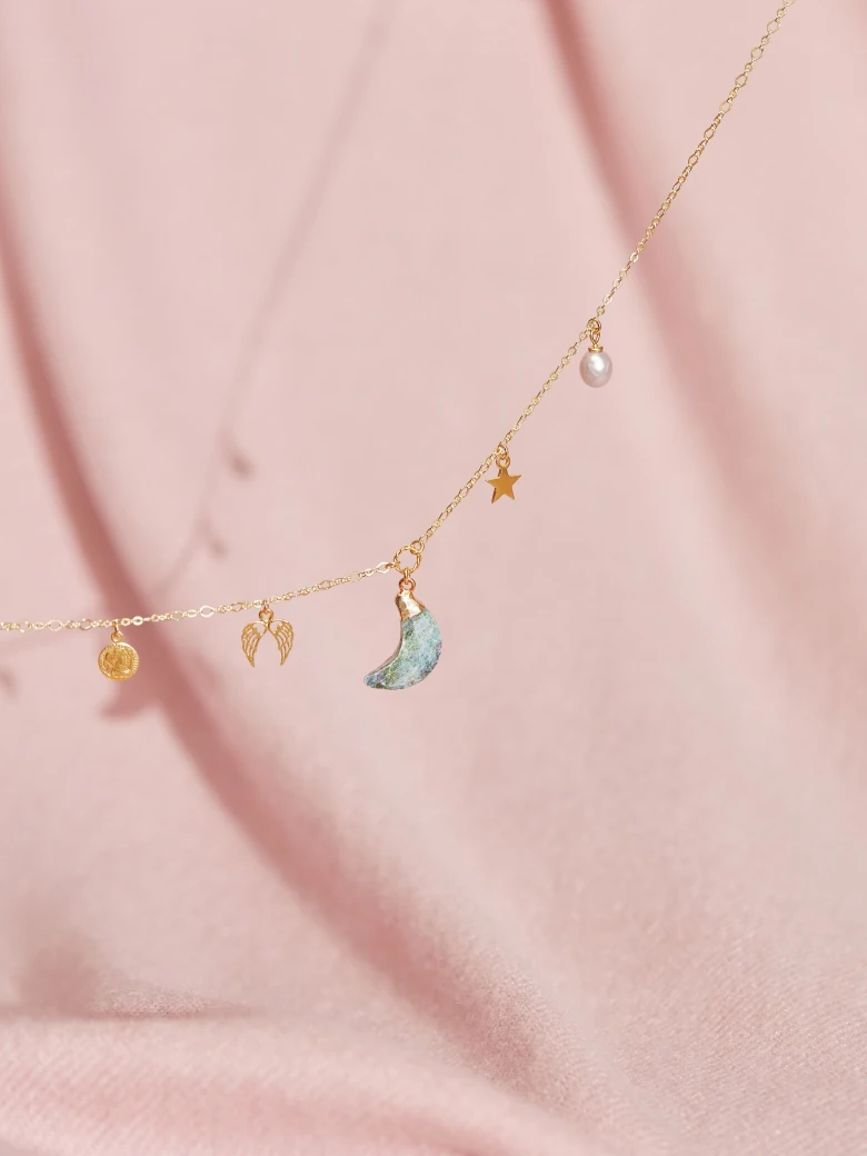 GOLD PLATED NECKLACE WITH PENDANTS