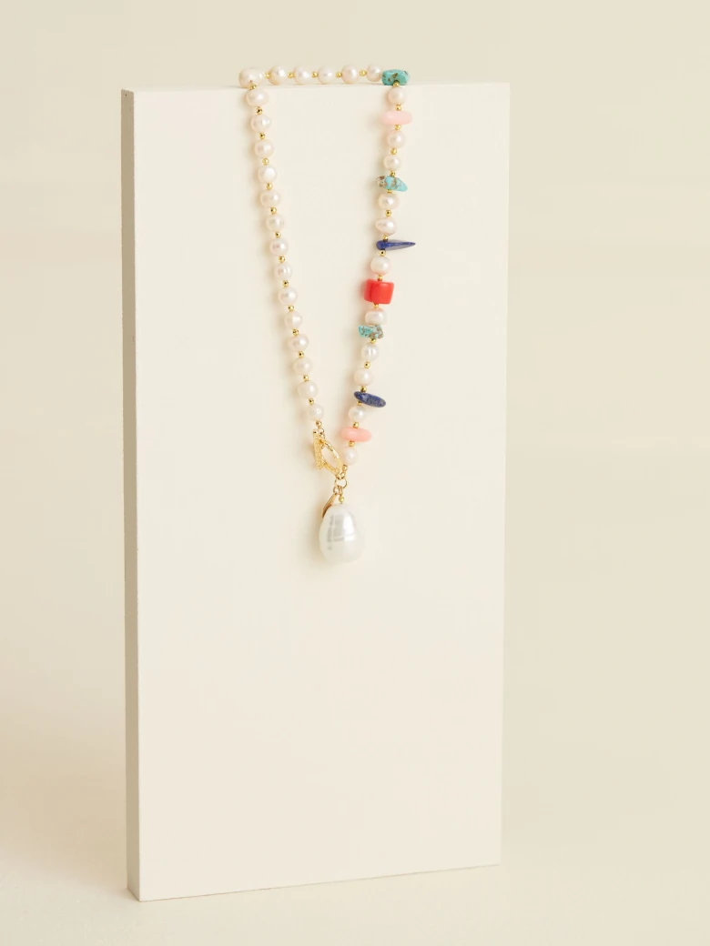 PEARL NECKLACE WITH CHARMS