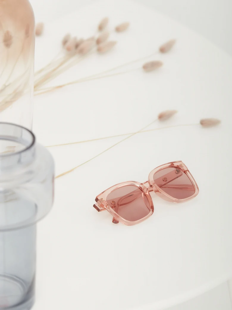 PINK GLASSES