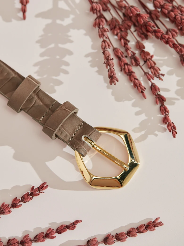 BROWN LEATHER STRAP