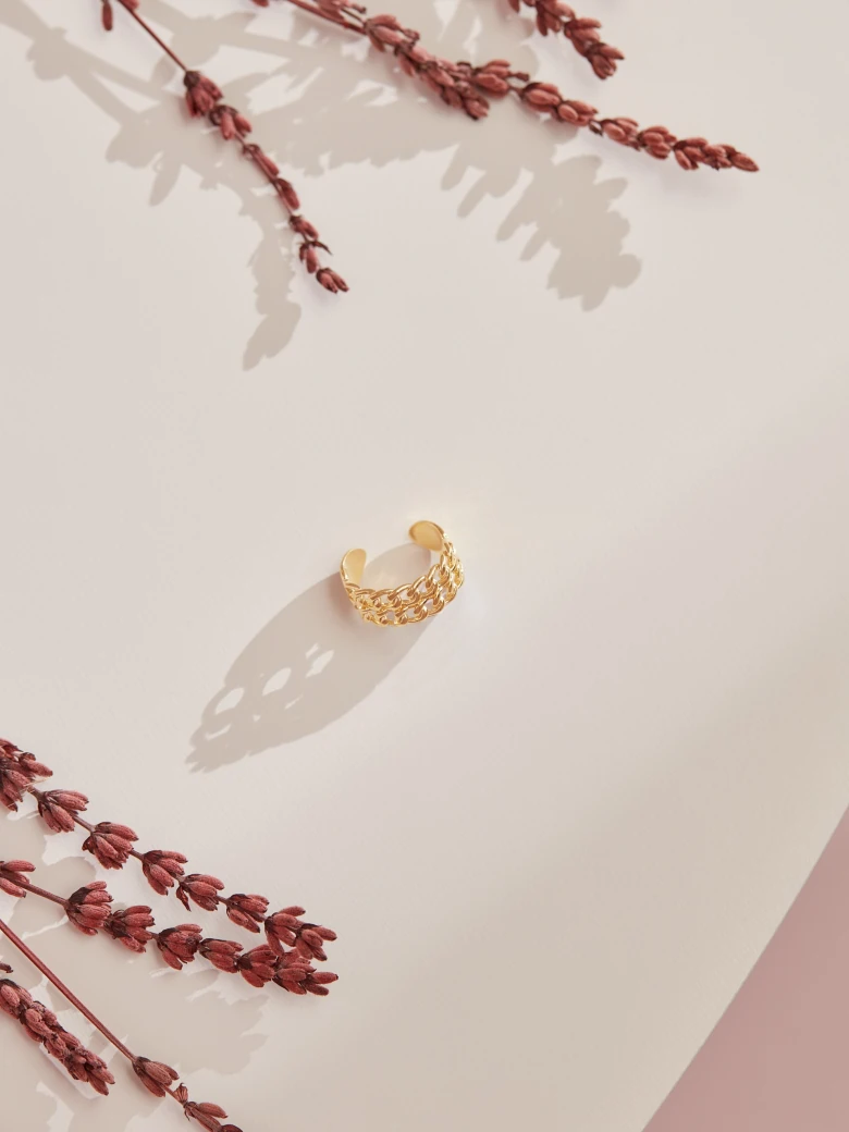 GOLD-PLATED RING WITH CHAIN MOTIF
