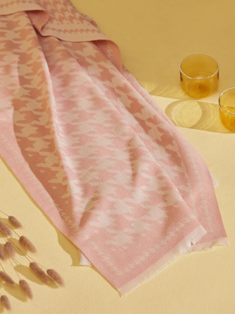 PINK PEPLITE SCARF