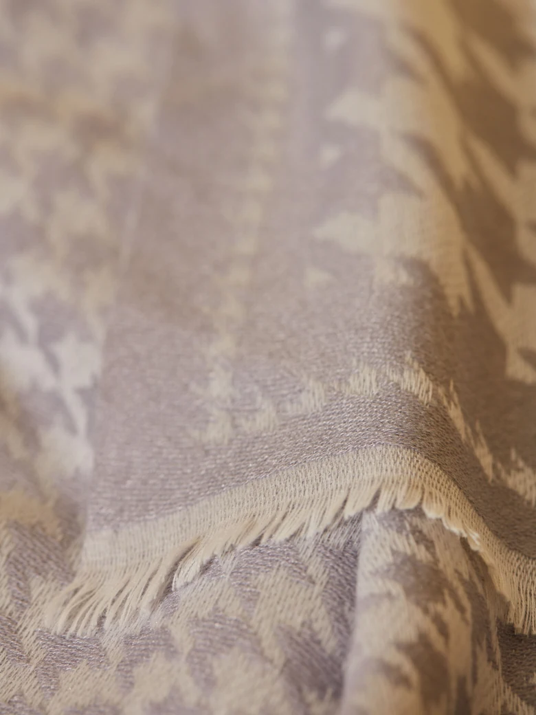 GREY PEPLITE SCARF