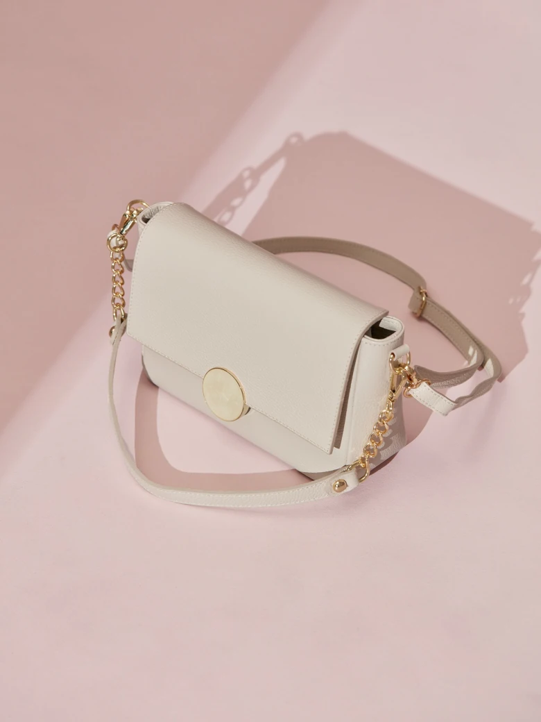 LIGHT BAG OF MEDIUM SIZE