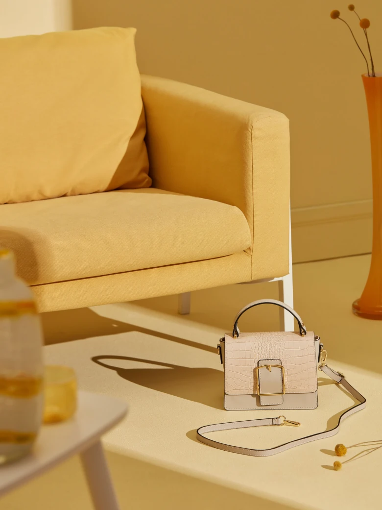 BEIGE LEATHER HANDBAG