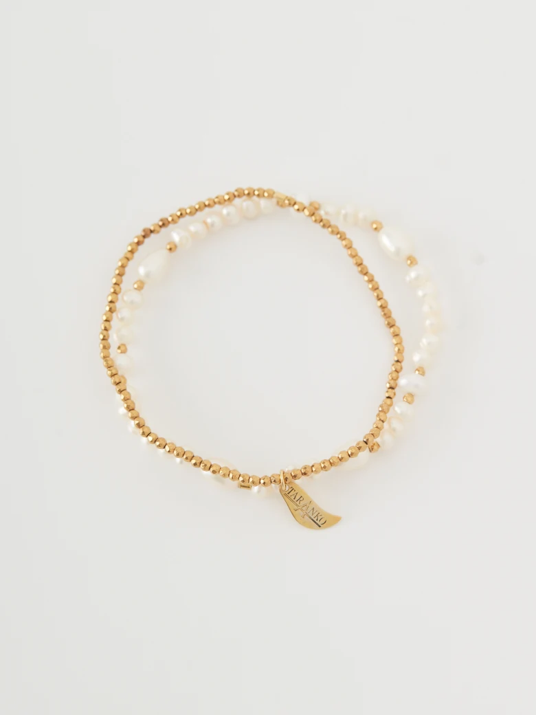 Set of pearl bracelets