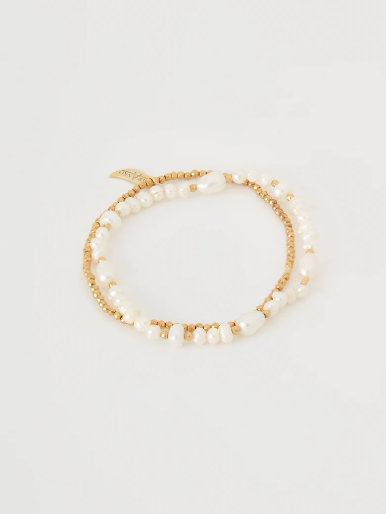Set of pearl bracelets