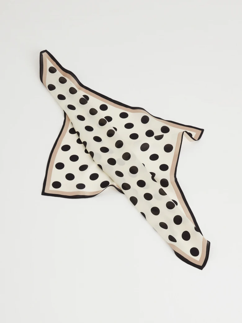 Silk neckerchief in peas