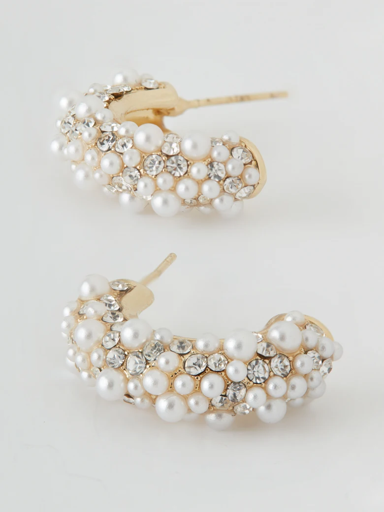 Pearl circle earrings