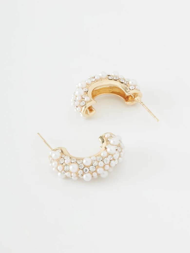 Pearl circle earrings