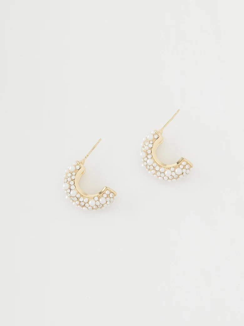 Pearl circle earrings