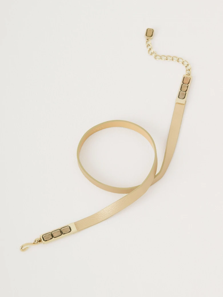 Narrow belt with crystals