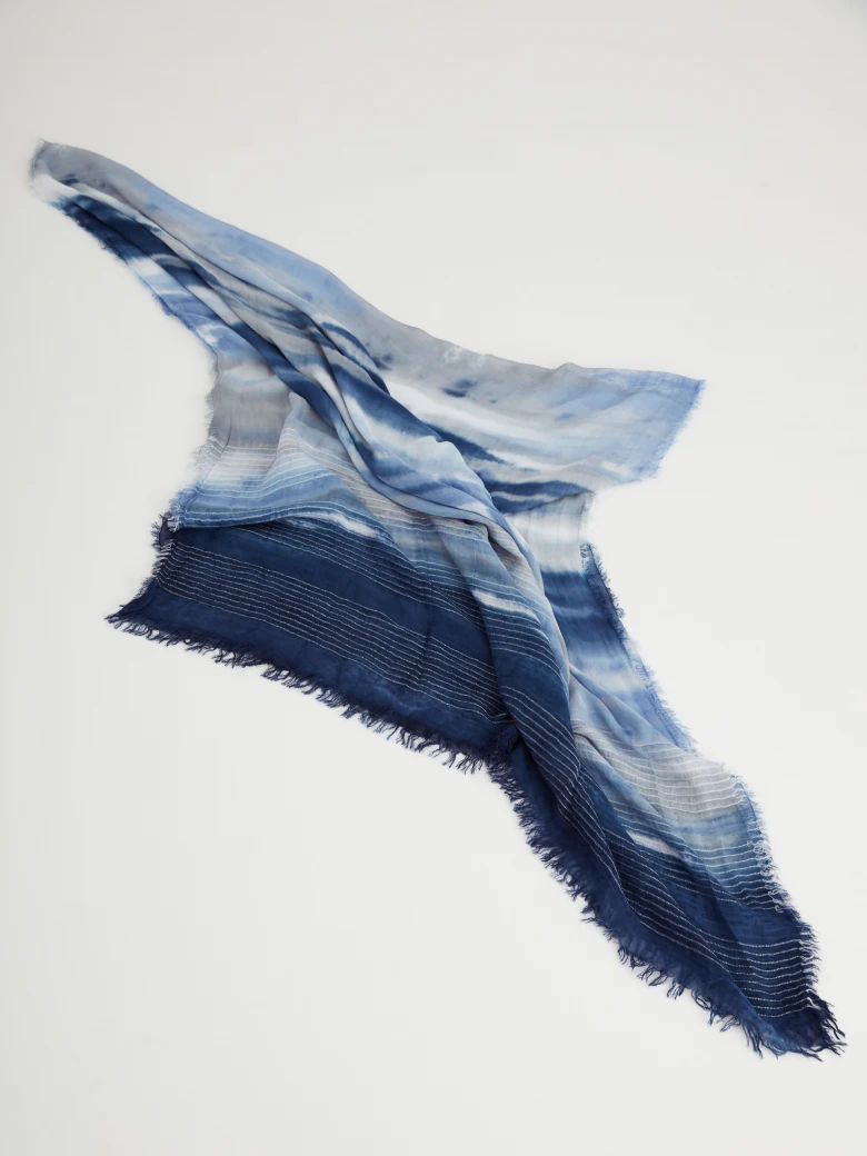 Scarf in shades of blue