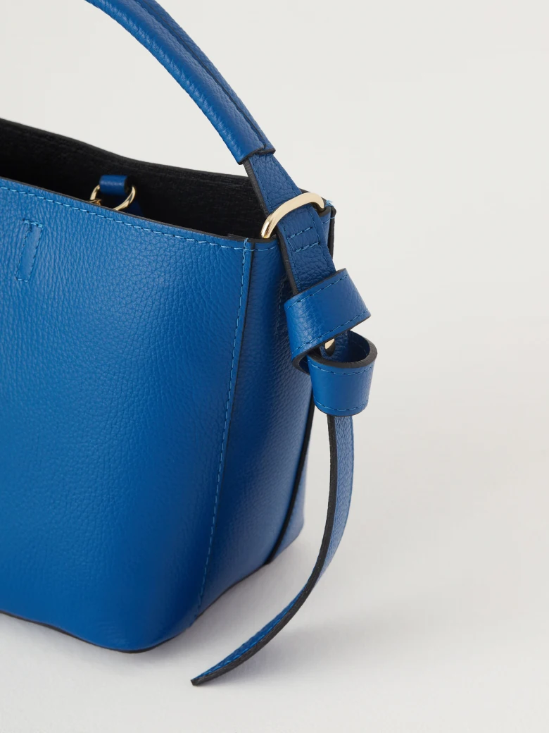 Bucket bag type bag