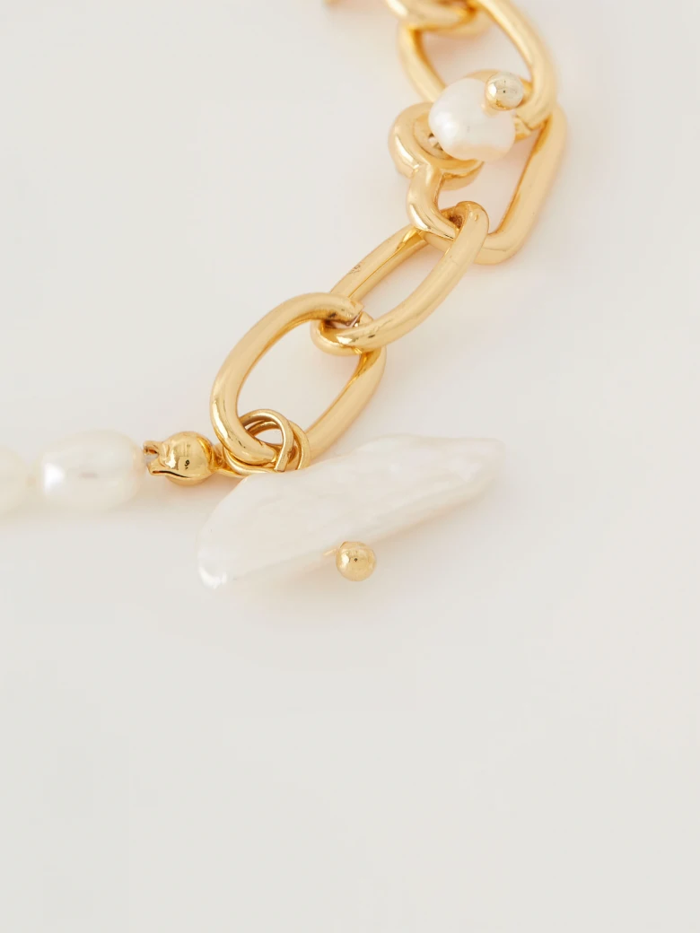 Copper bracelet with cultured pearls