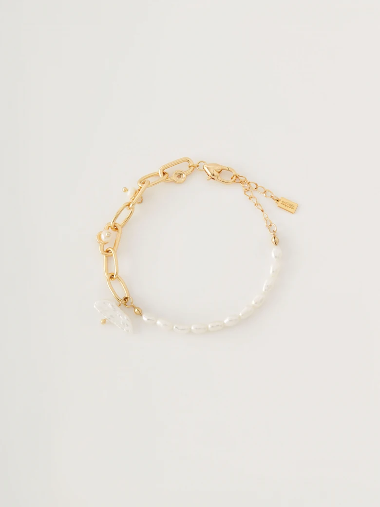 Copper bracelet with cultured pearls