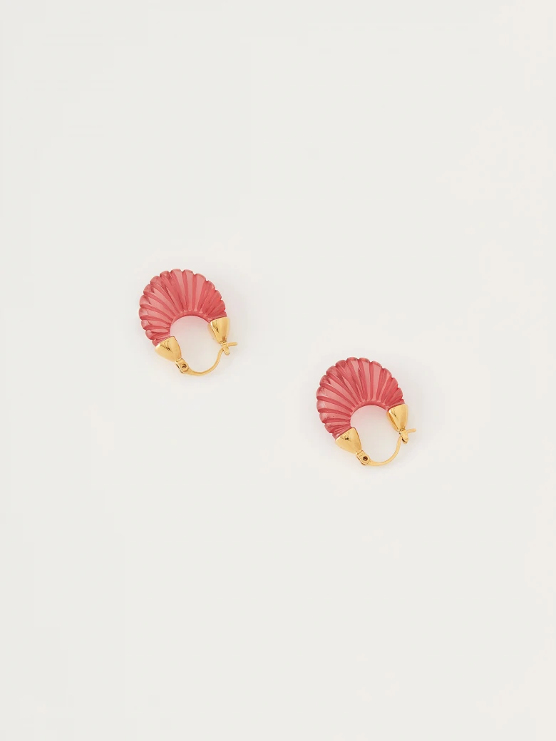 Elegant earrings with colorful pendant