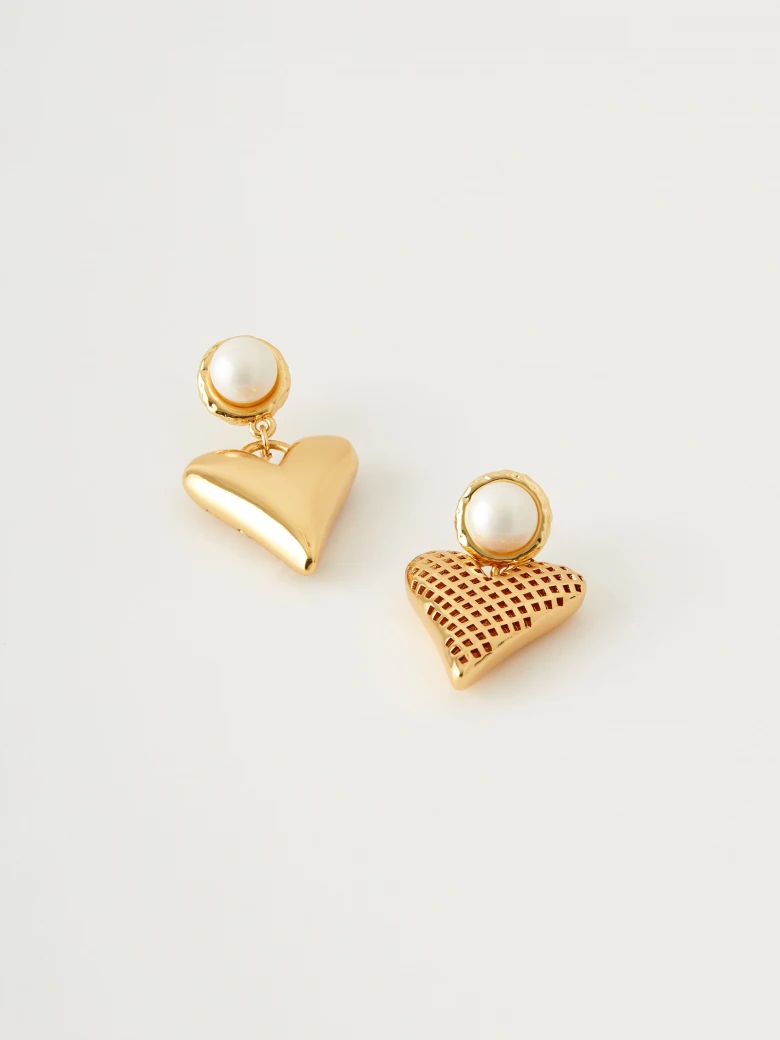 Heart earrings with pearls