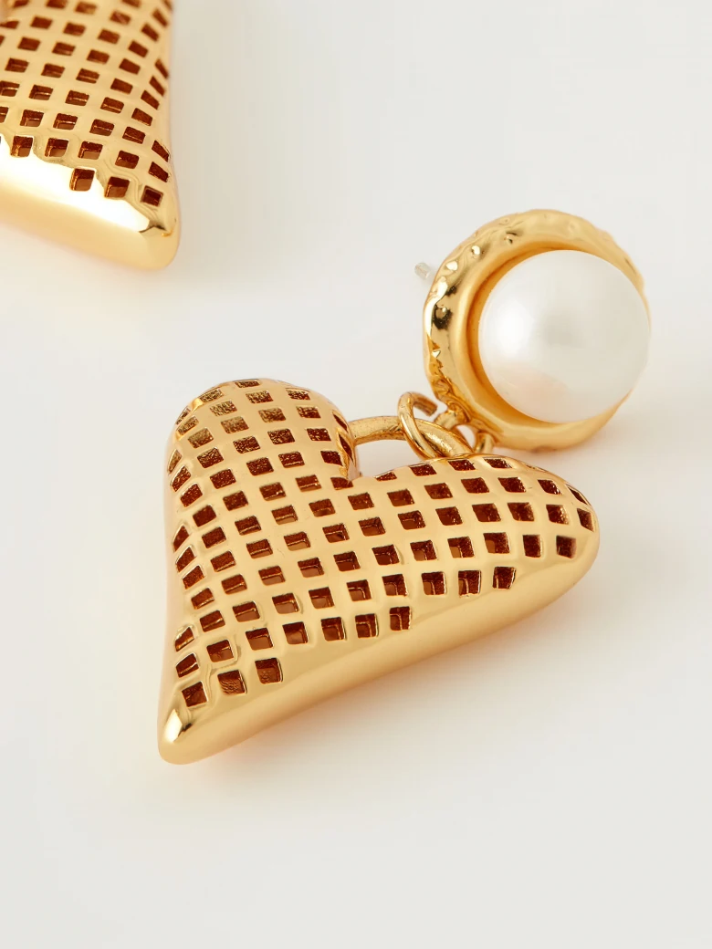 Heart earrings with pearls
