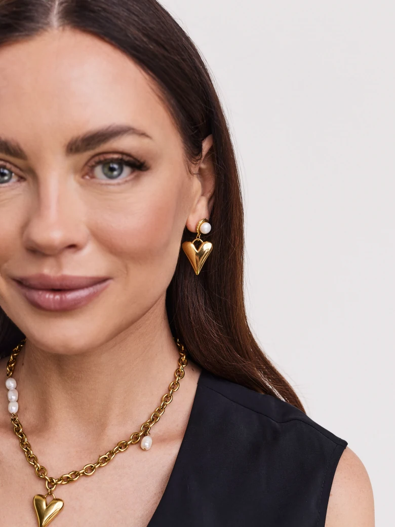 Heart earrings with pearls