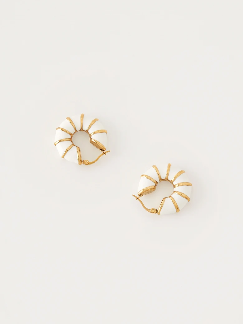 White round enamel earrings