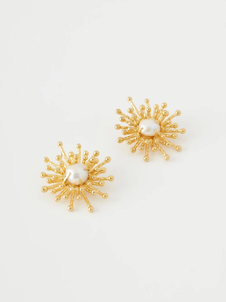 Gold-plated earrings with natural cultured pearls