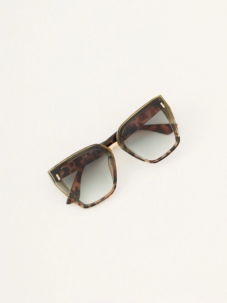 Decorative sunglasses in chrysalis color