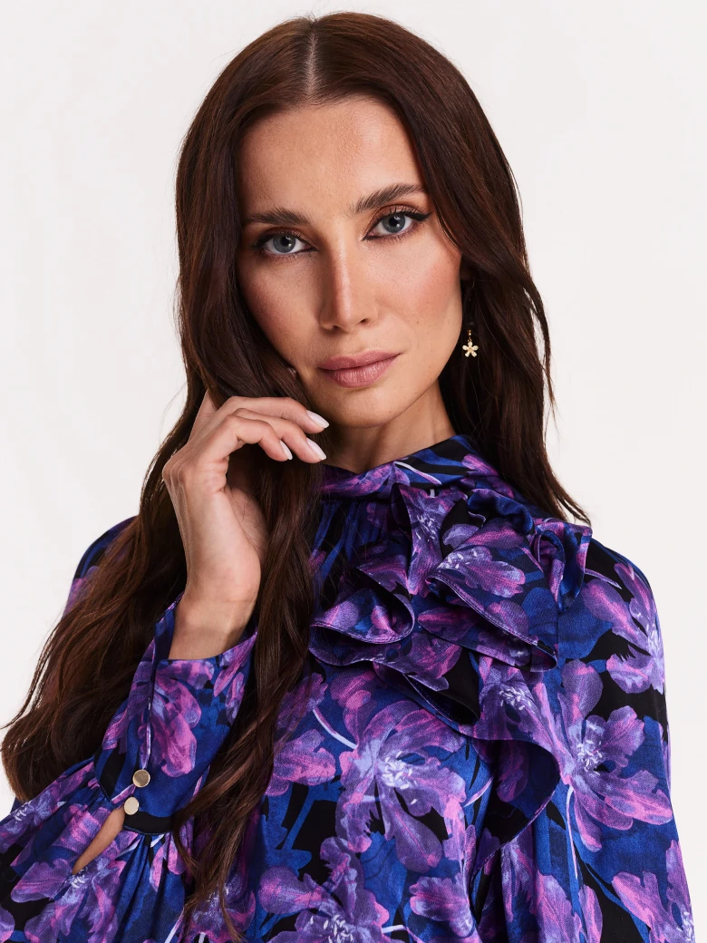 Satin blouse with flowers