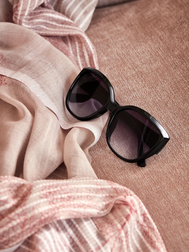 CAT EYE GLASSES