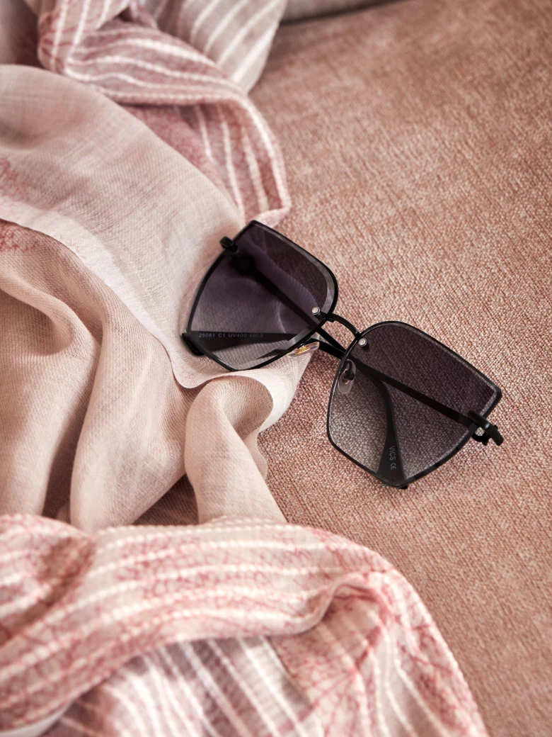 GEOMETRIC GLASSES
