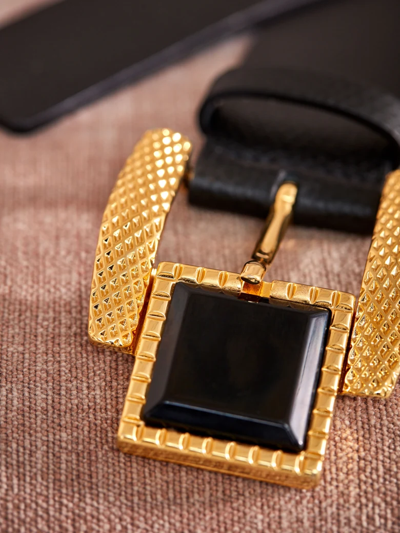 BELT WITH DECORATIVE BUCKLE