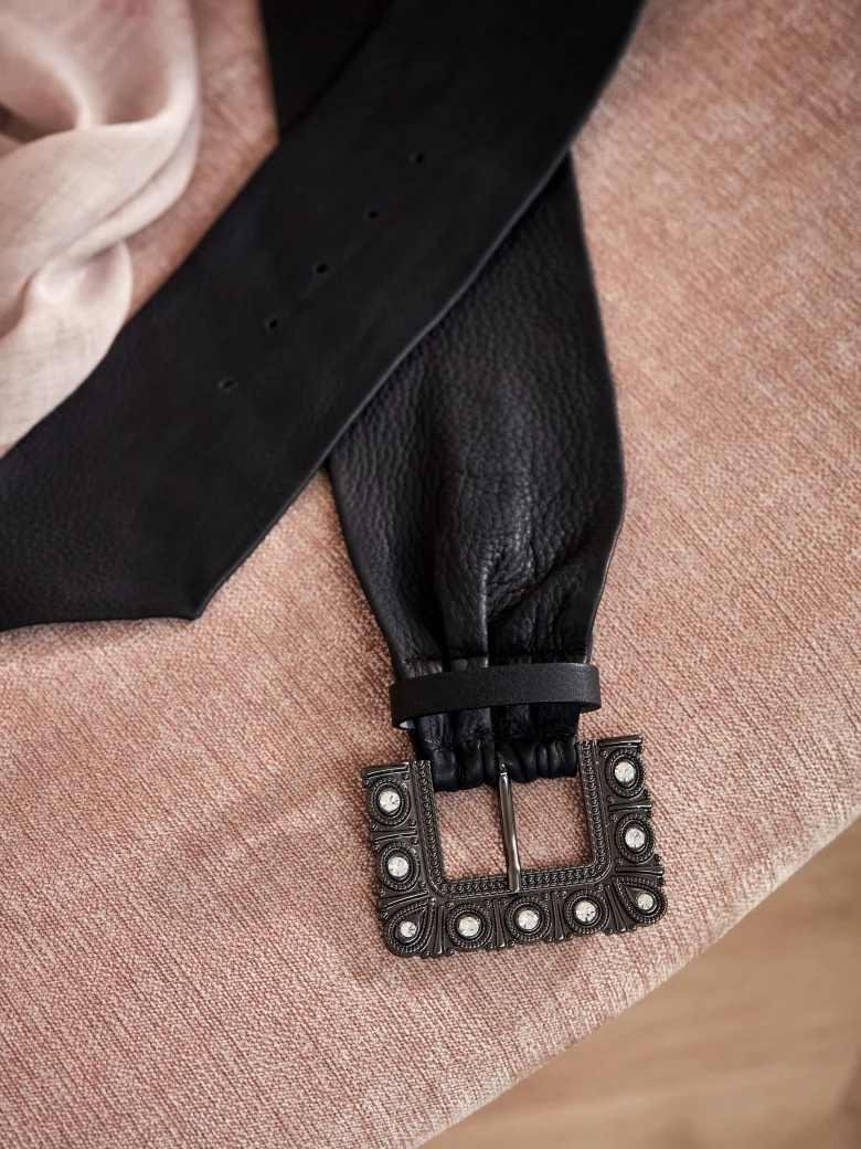 WIDE LEATHER BELT