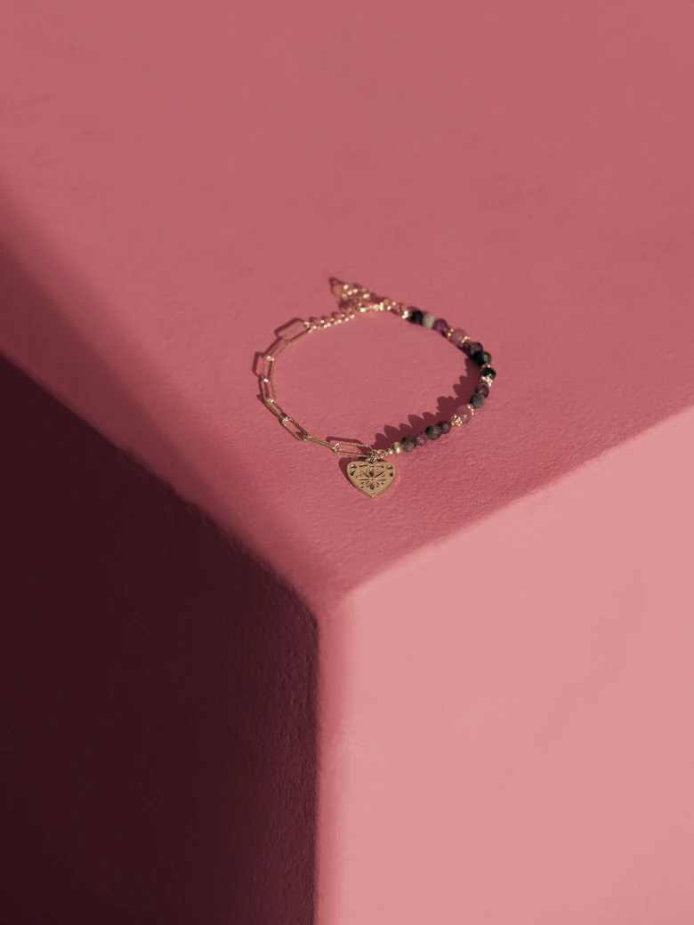 BRACELET WITH HEART-SHAPED PENDANT