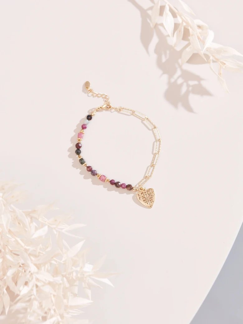 BRACELET WITH HEART-SHAPED PENDANT
