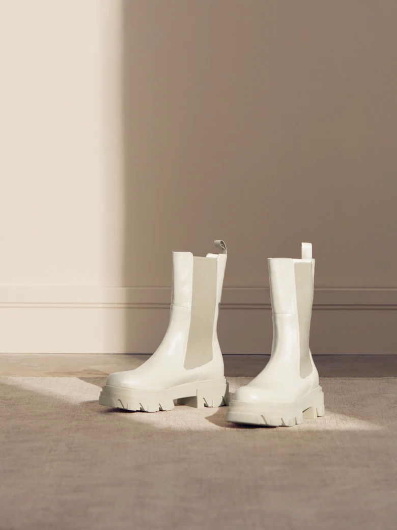 BEIGE PLATFORM BOOTS