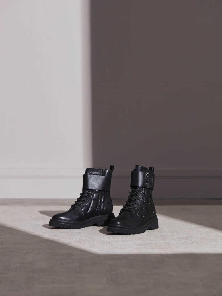 LEATHER QUILTED TRAPPER BOOTS