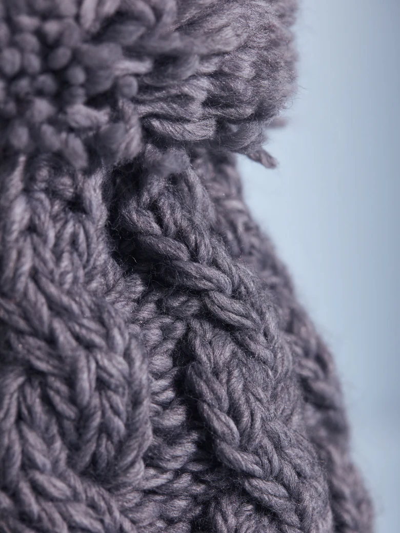 GRAY BEANIE WITH ALPACA POMPOM