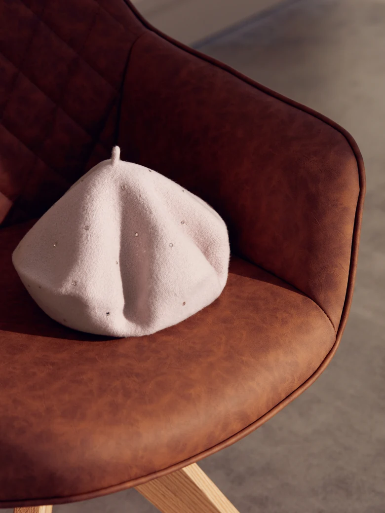 WOOL BERET WITH RHINESTONES